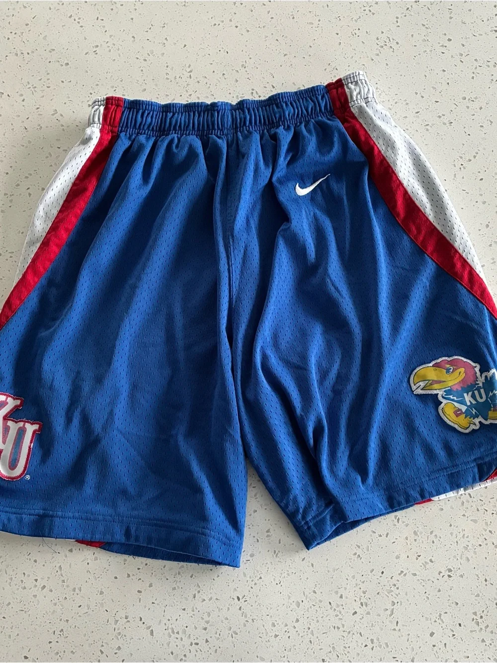 000 - VINTAGE 00s NIKE UNIVERSITY OF KANSAS KU JAYHAWKS Y2K MESH SHORTS